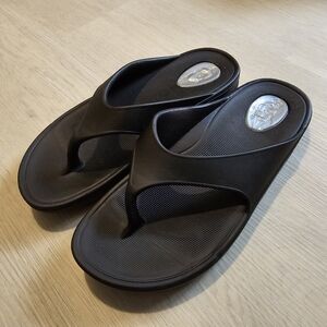 MyPillow Thong Sandals Mens 10 Black Super Soft Foam Impact Absorbant Durable